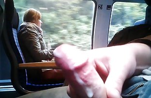 Mužjak širi noge spavaći balerina