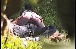 Kuja u najlonskim čarape drka pravo u kuhinji