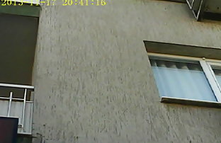 Analni seks od požudnog psa s dvije slatke kučke