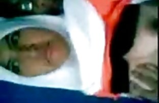 Zabrinuti tata fucks svoju guttaper, kćer