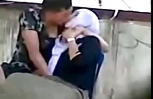 Djevojka ginekolog zavela njezin pacijent i gurnuo joj dildo u pisque
