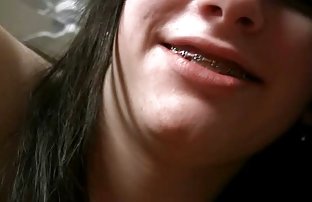 Uska rupa u rukama s djetetom kvrga